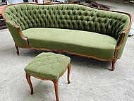 Neubezug Sofa und Hocker mit Knopfheftung und Rautenheftung